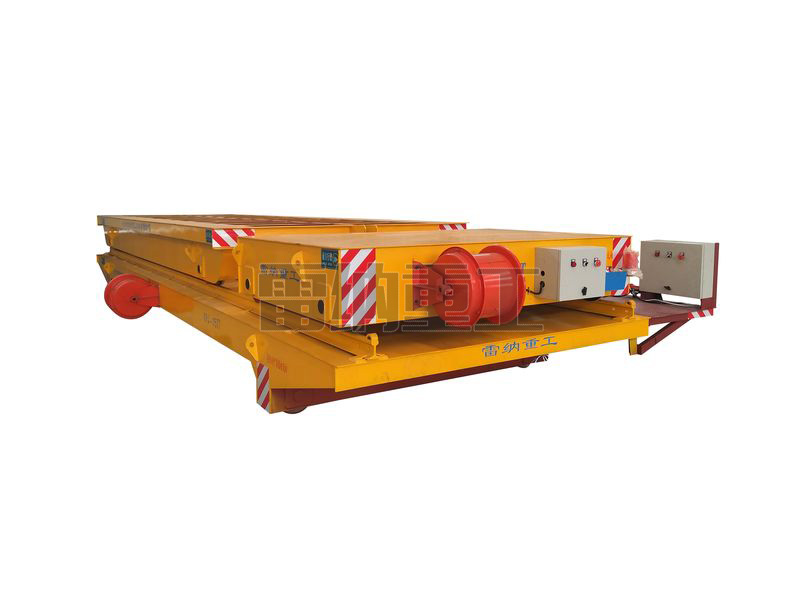 電動(dòng)擺渡車(chē)、軌道牽引車(chē)和噴漆房軌道車(chē)組合